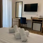 Emar Beachfront Bed & Breakfast 3*