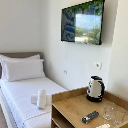 Alojamento de Acomodação e Pequeno-almoço Emar Beachfront