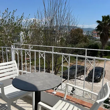 Emar Beachfront Bed and Breakfast