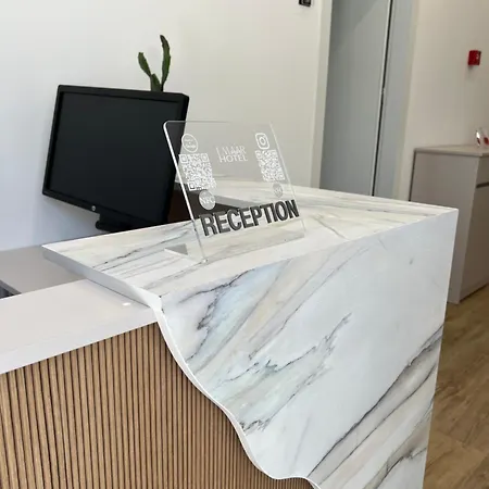 Alojamento de Acomodação e Pequeno-almoço Emar Beachfront 4*