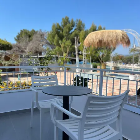 Emar Beachfront 3*