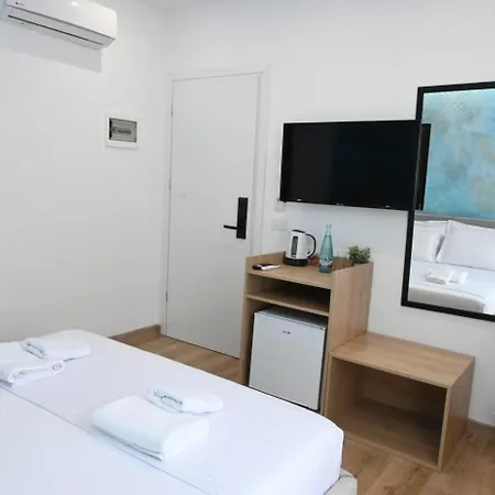 Alojamento de Acomodação e Pequeno-almoço Emar Beachfront 4*