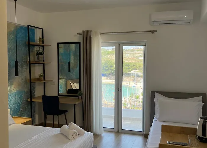 Emar Beachfront Bed & Breakfast 4*