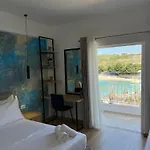 Emar Beachfront Bed & Breakfast