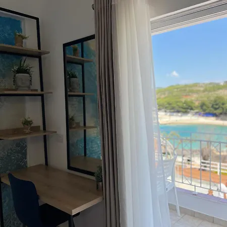Emaar - Beachfront , Newly Renovated Bed & Breakfast Ksamil