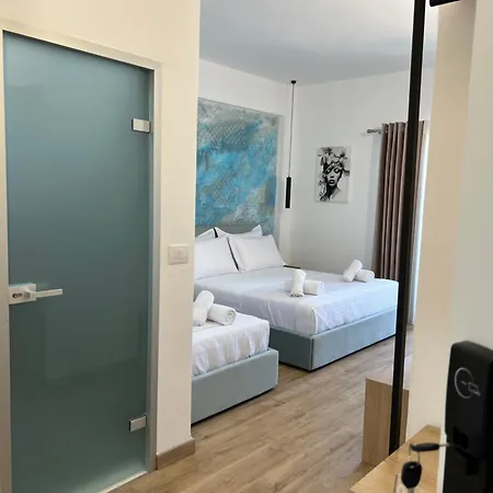 Emaar - Beachfront , Newly Renovated *