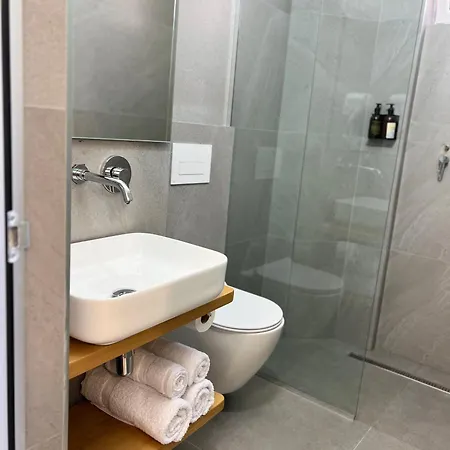Emaar - Beachfront , Newly Renovated Bed & Breakfast