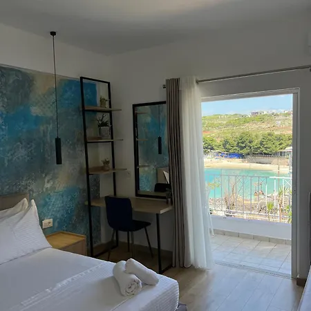 Emar Beachfront Couette-café