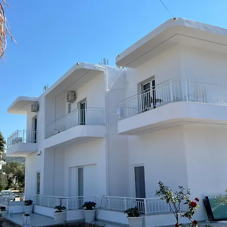 Emaar - Beachfront , Newly Renovated Bed & Breakfast
