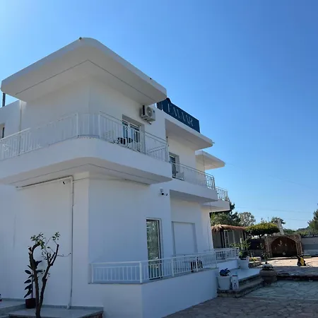 Emaar - Beachfront , Newly Renovated Bed & Breakfast