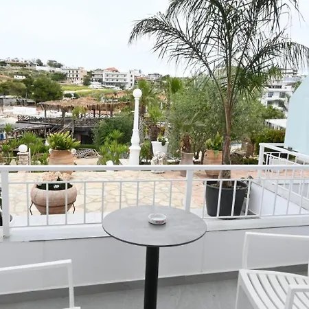 Emaar - Beachfront , Newly Renovated