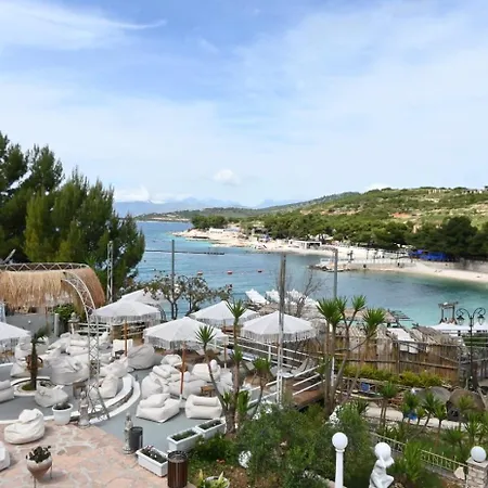 Emar Beachfront Couette-café Ksamil