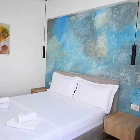 Emar Beachfront Couette-café
